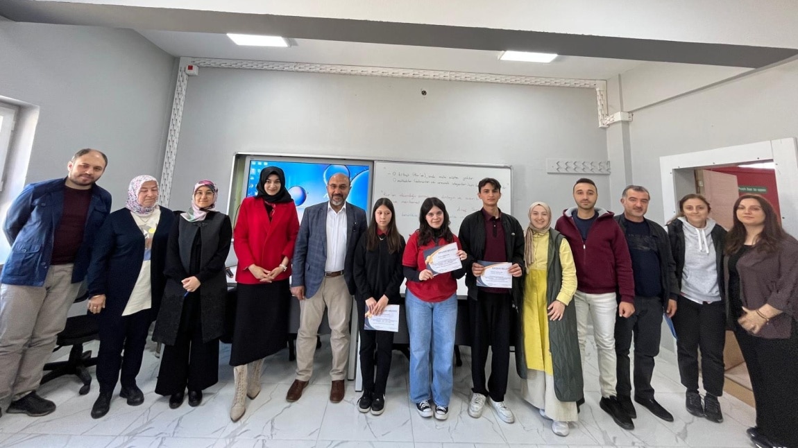 Geyve Sinan Bey MTAL'de Kur'an-ı Kerim Meali Yarışması Finali Gerçekleştirildi